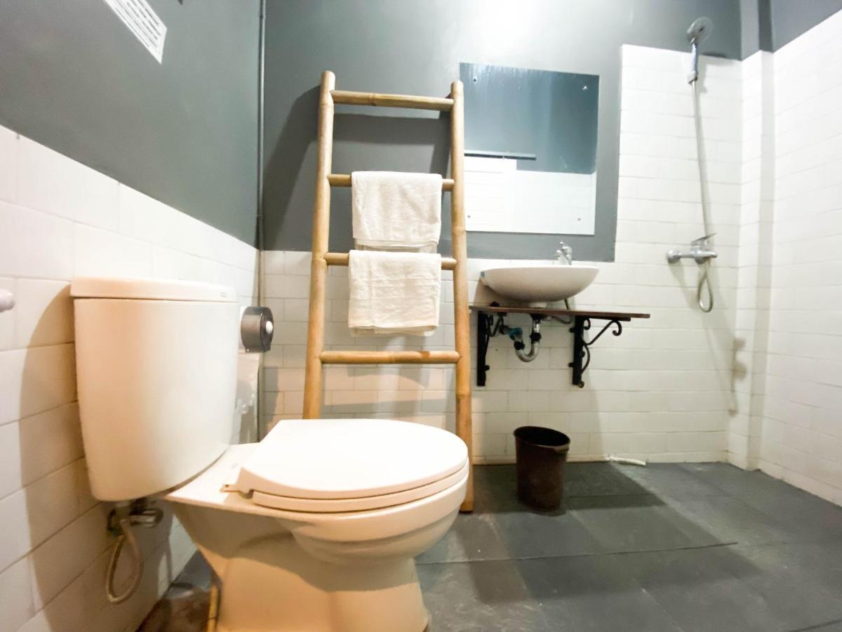 Hinggil Homestay Syariah Malioboro Yogya Mitra Reddoorz Джок'якарта Екстер'єр фото